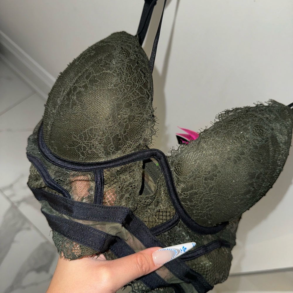 La Senza bra top - army green - size large - Picture 3 of 3